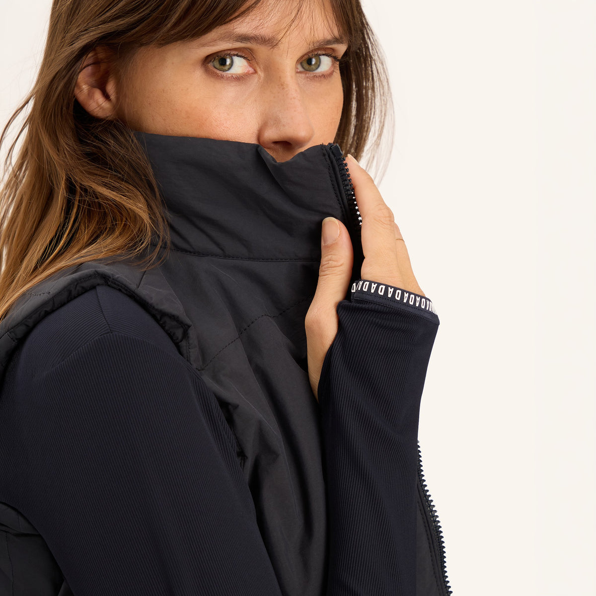 Dada Sport Ladies Mistral Vest in navy, collar detail