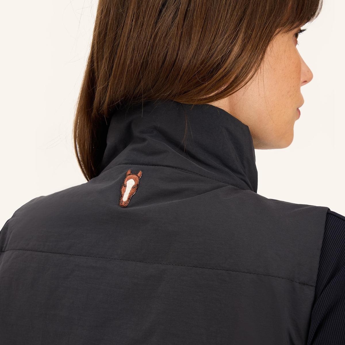 Dada Sport Ladies Mistral Vest in navy, collar detail