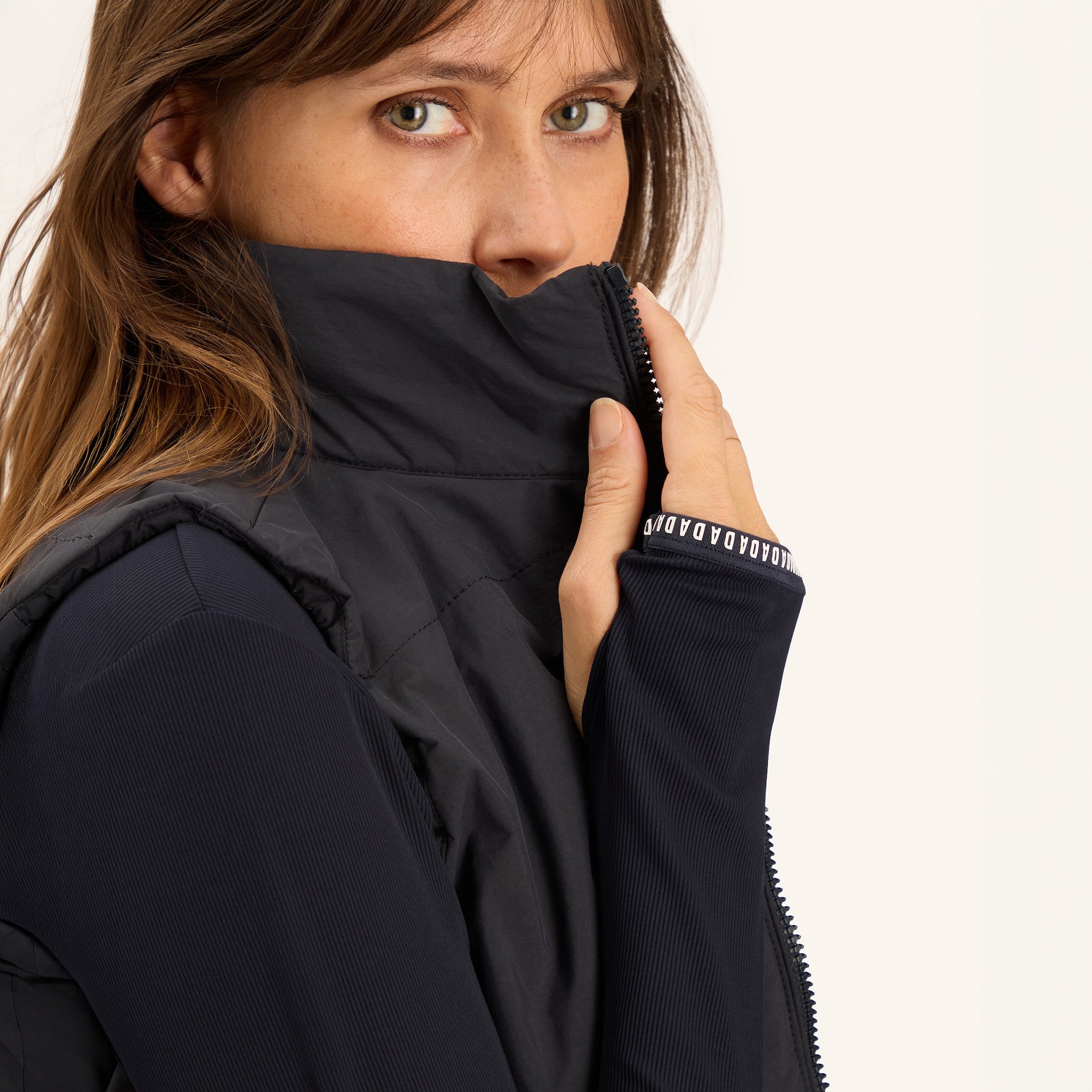 Dada Sport Ladies Mistral Vest in navy, collar detail