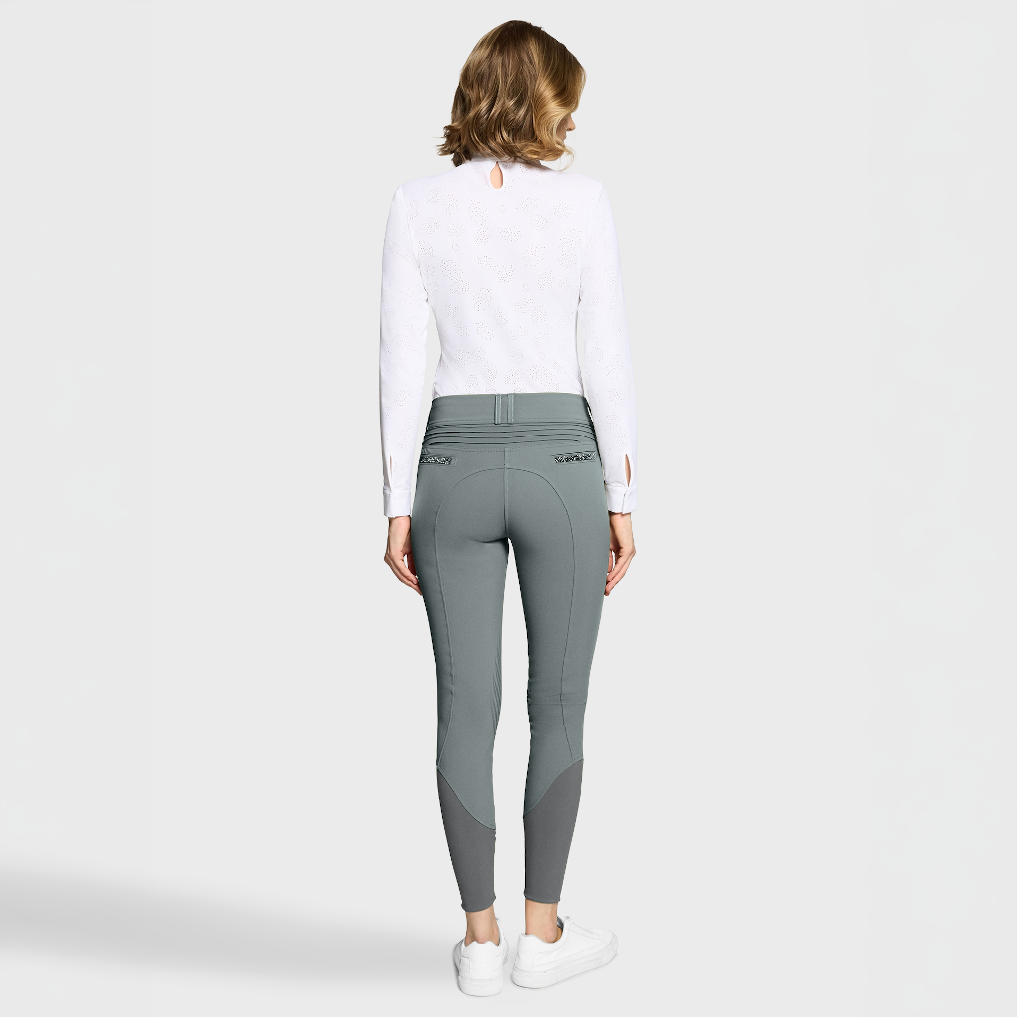 Samshield Ladies SS26 Clara Premium knee grip breeches in granite color, showcasing tailored riding breeches with knee patches.