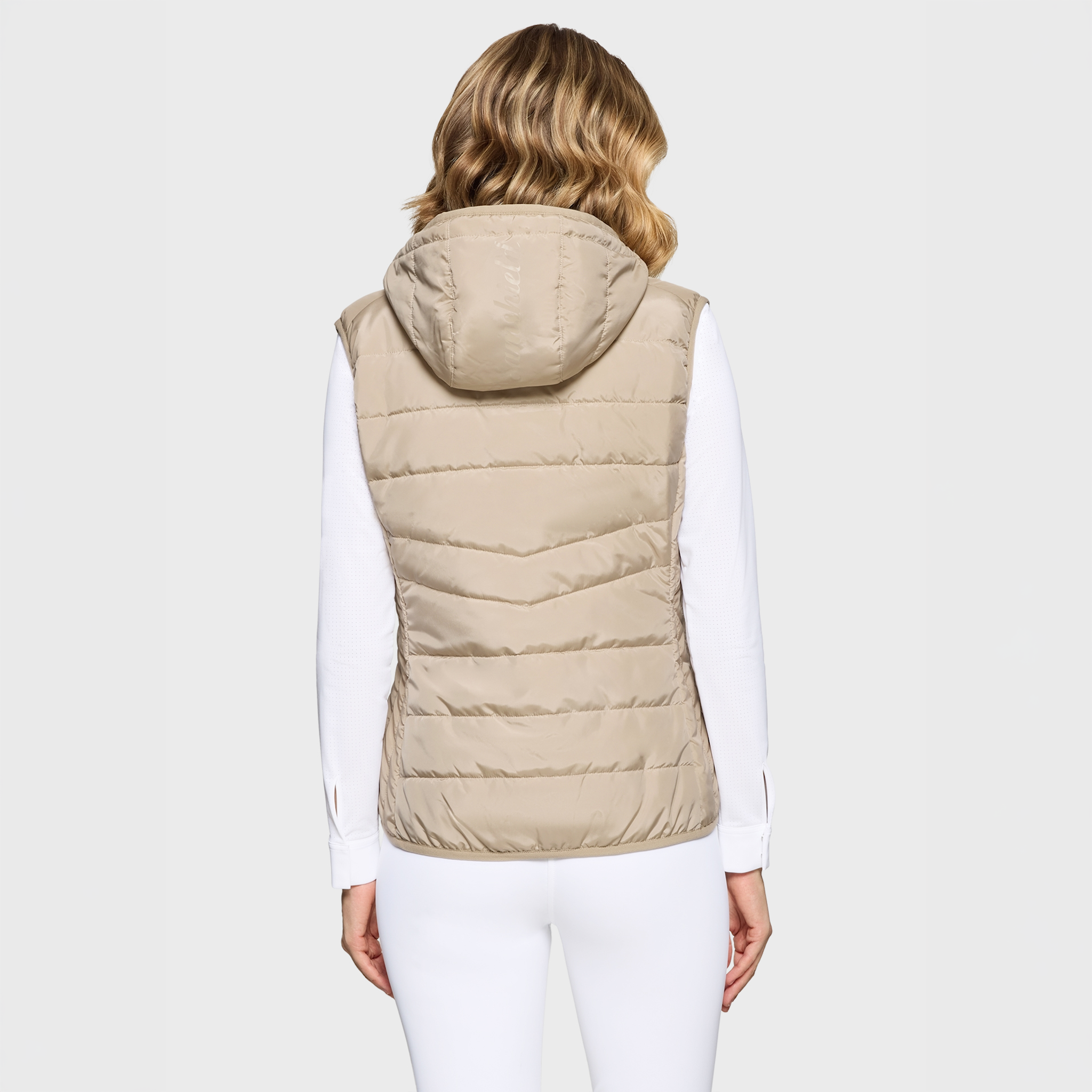Samshield Ladies Alta Badia Gilet in sand color, sleeveless riding vest with quilted design and front zipper.