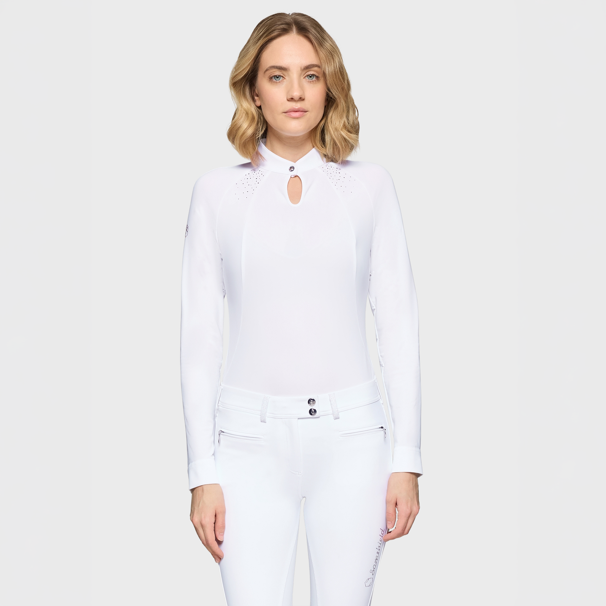 Samshield Ladies Eiden long sleeve show shirt in white, made of lightweight fabric with a classic collar and subtle branding.