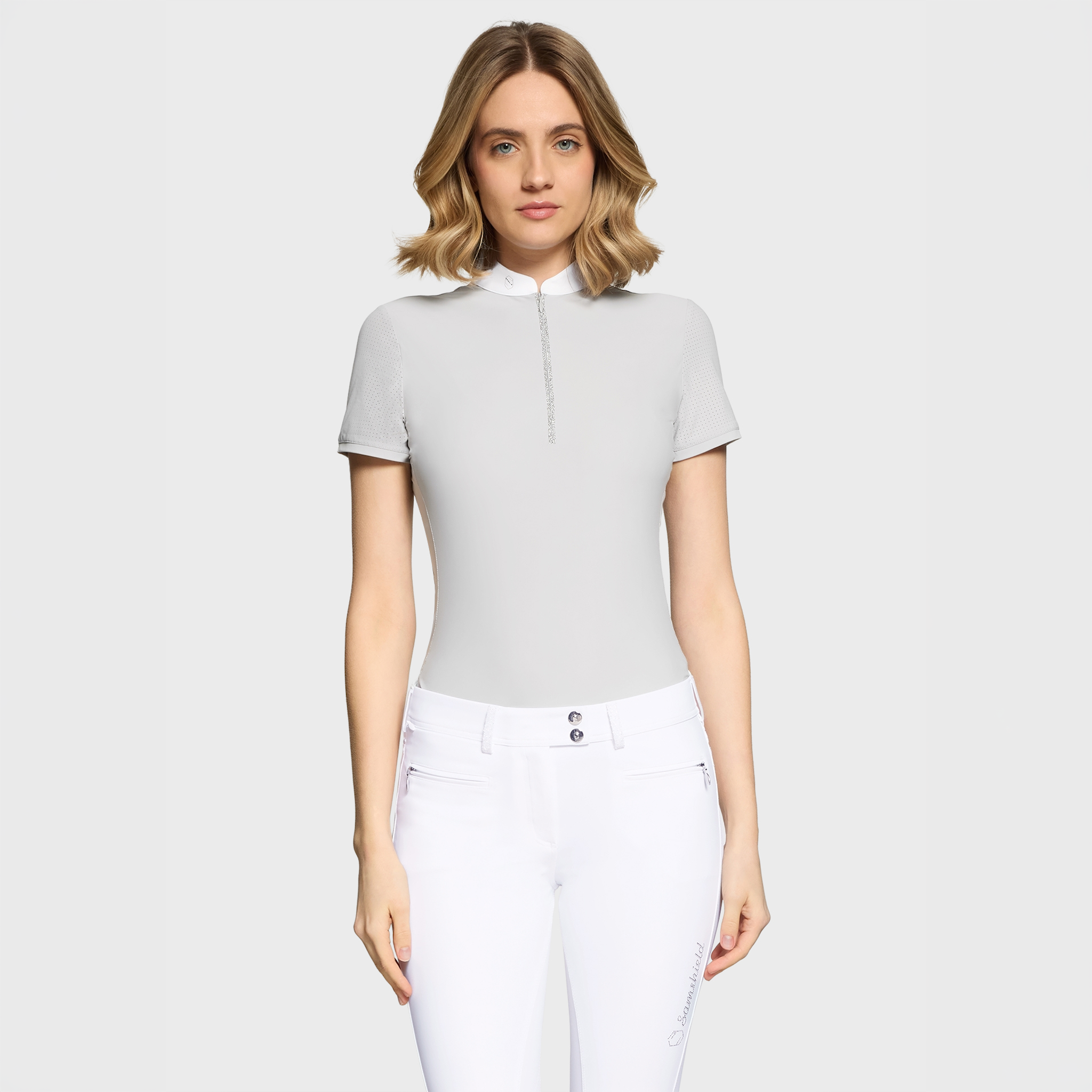 Samshield Ladies SS26 Aloise short sleeve show shirt in light grey, featuring a fitted design and elegant stitching.