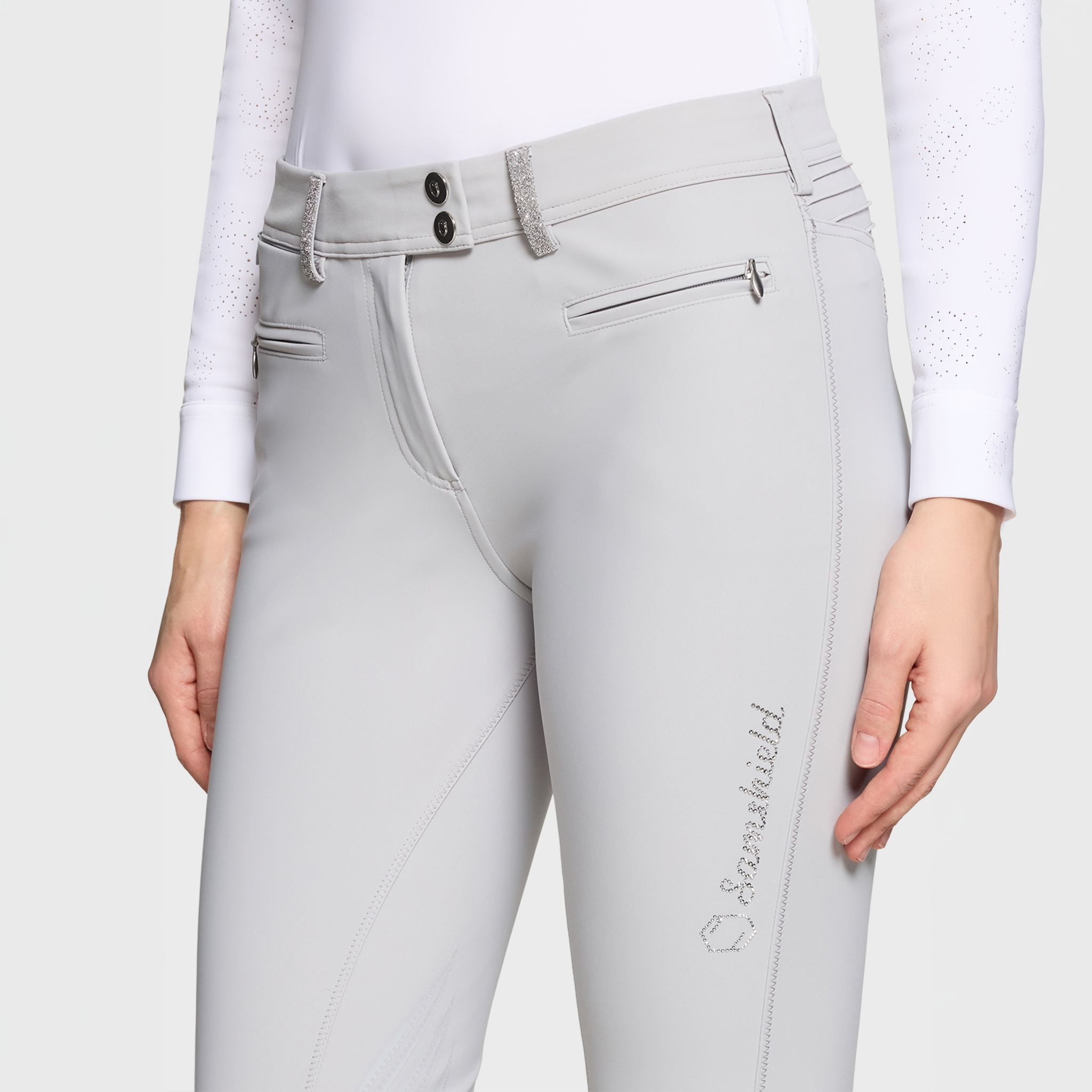 Samshield Ladies SS26 Adele knee grip breeches in light grey with detailed stitching and knee patches, designed for riding comfort.