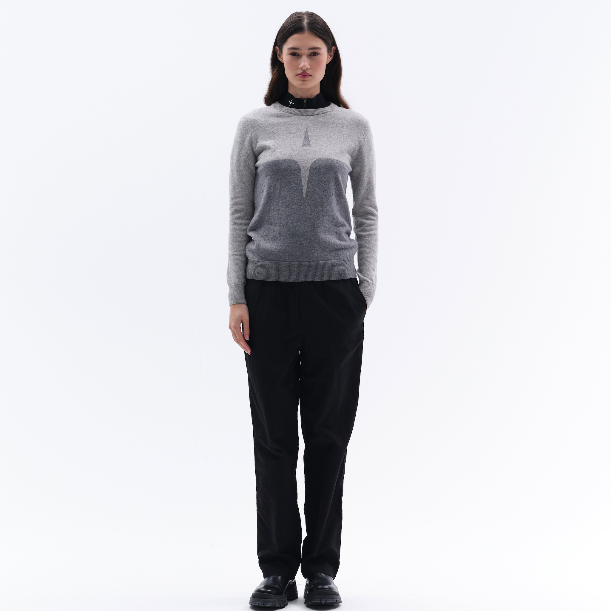 Trolle Ladies cashmere and wool star logo crewneck sweater in grey, casual long-sleeve jumper with ribbed cuffs and neckline