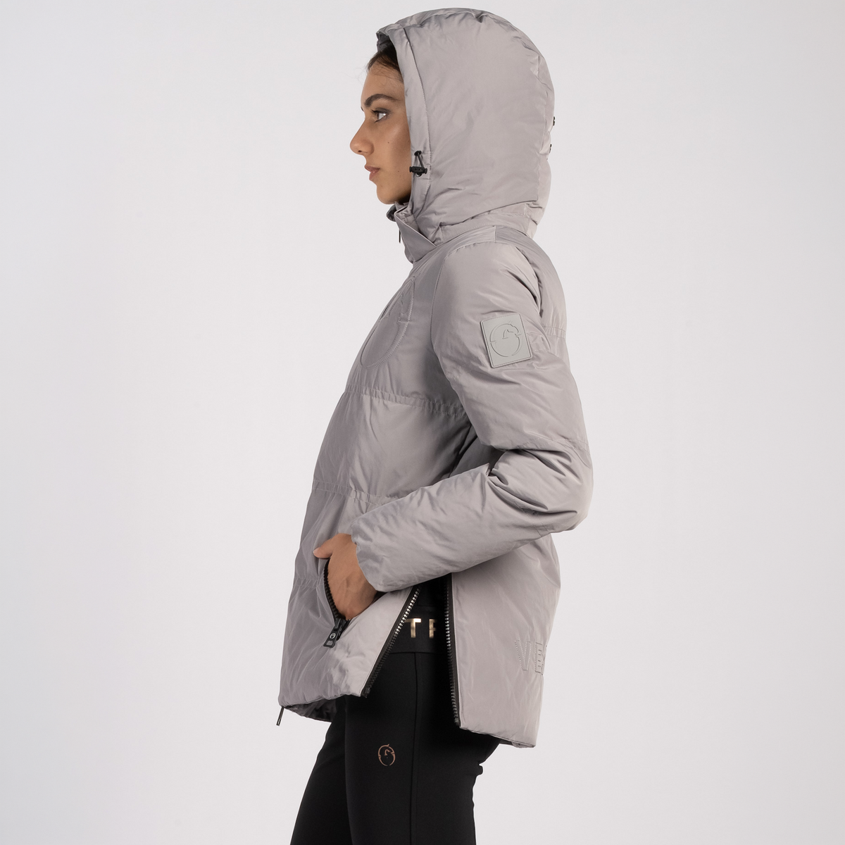 Vestrum Ladies Rovaniemi Puffer Jacket in pearl grey, lightweight padded jacket for everyday equestrian wear.
